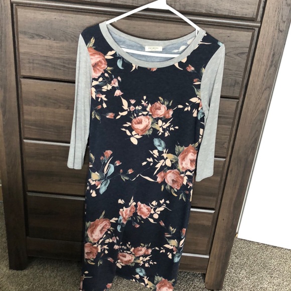 Dress - Picture 1 of 2